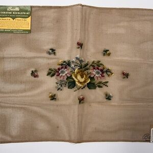 Vintage Bucilla Decorator Wool Tapestry Needpoint Floral 20x16 26015/3 Canvas